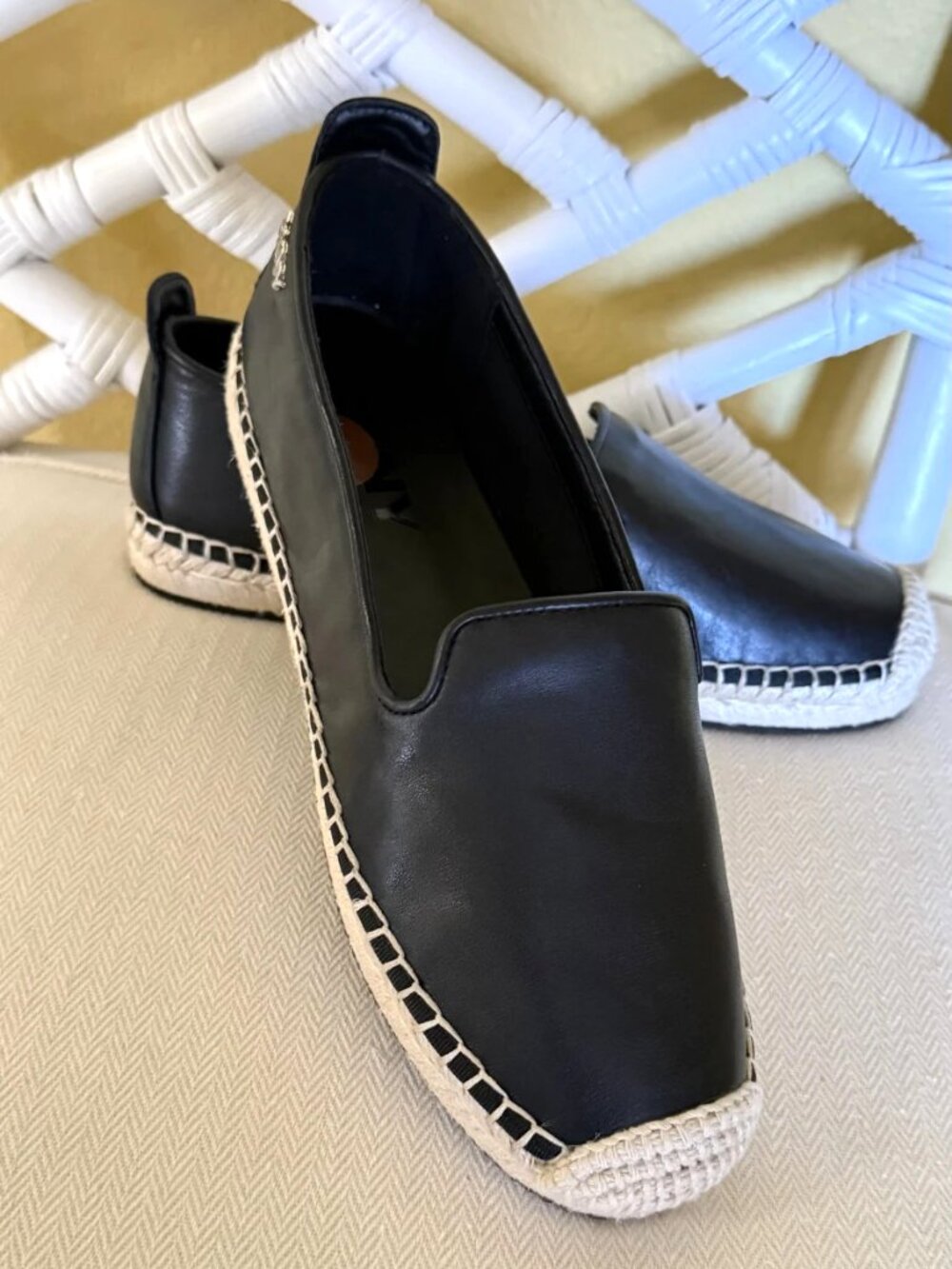 DKNY Mallandra Women's Black Leather Slip-On Espadrille Flats Shoes Sz 8 US NWT